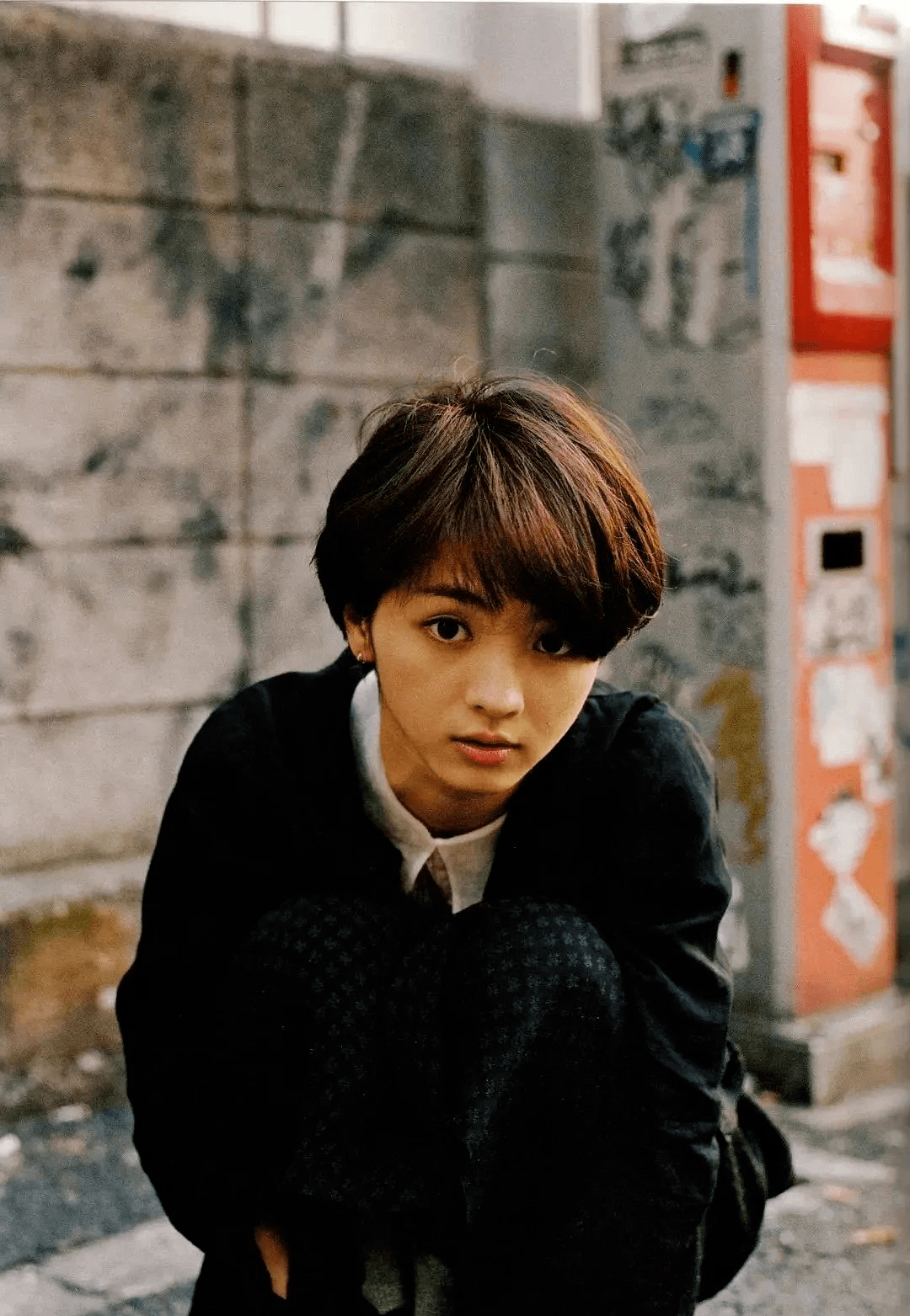 当起了校园篮球队经理(也就是《灌篮高手》里的赤木晴子),课余当过