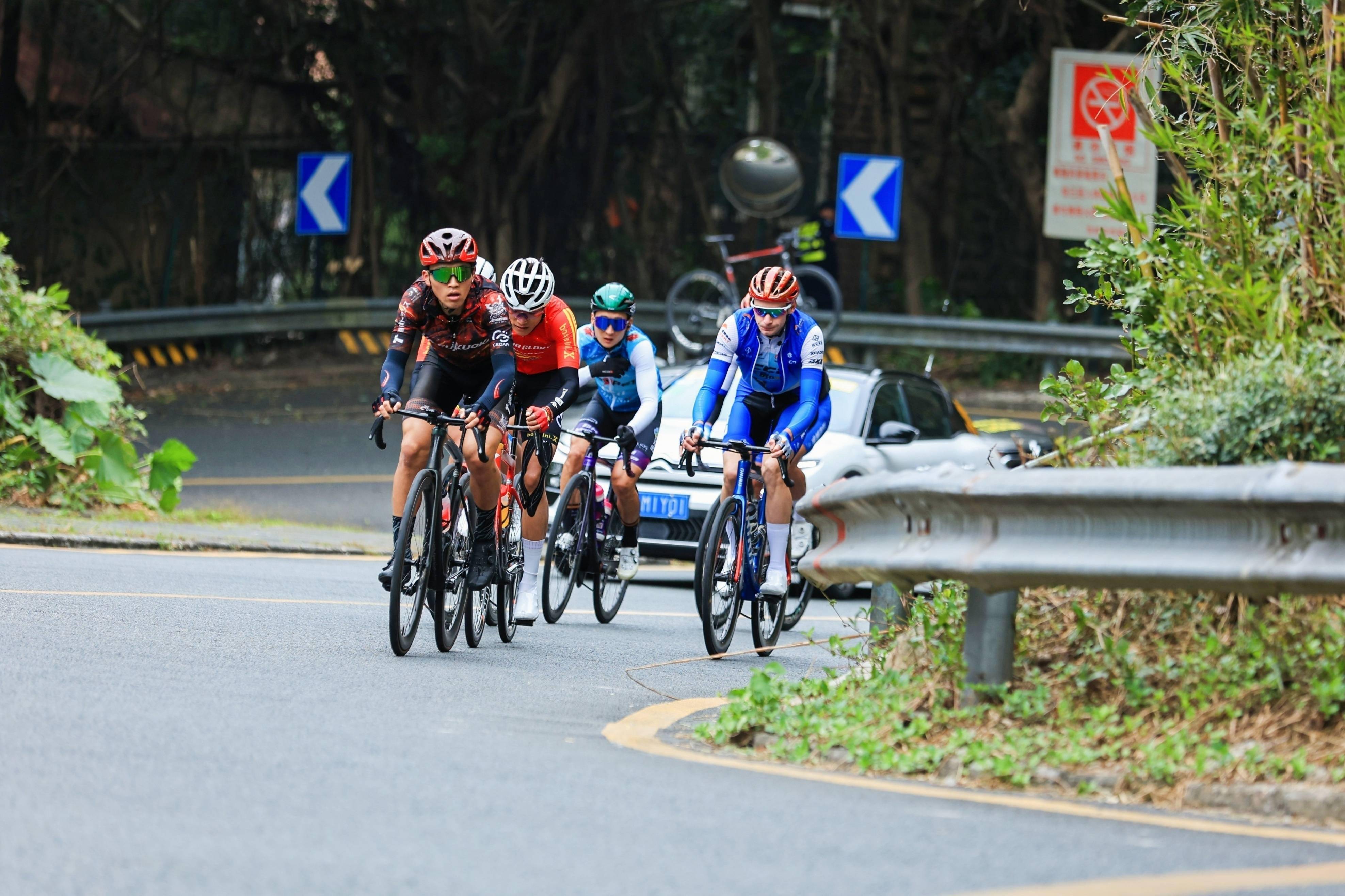 首届盐田山海国际公路自行车赛来了_赛事_业余赛_职业赛