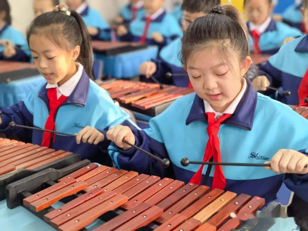 【实小艺术】音润心灵 向美而行——"小乐器进课堂"和"课前一支歌"