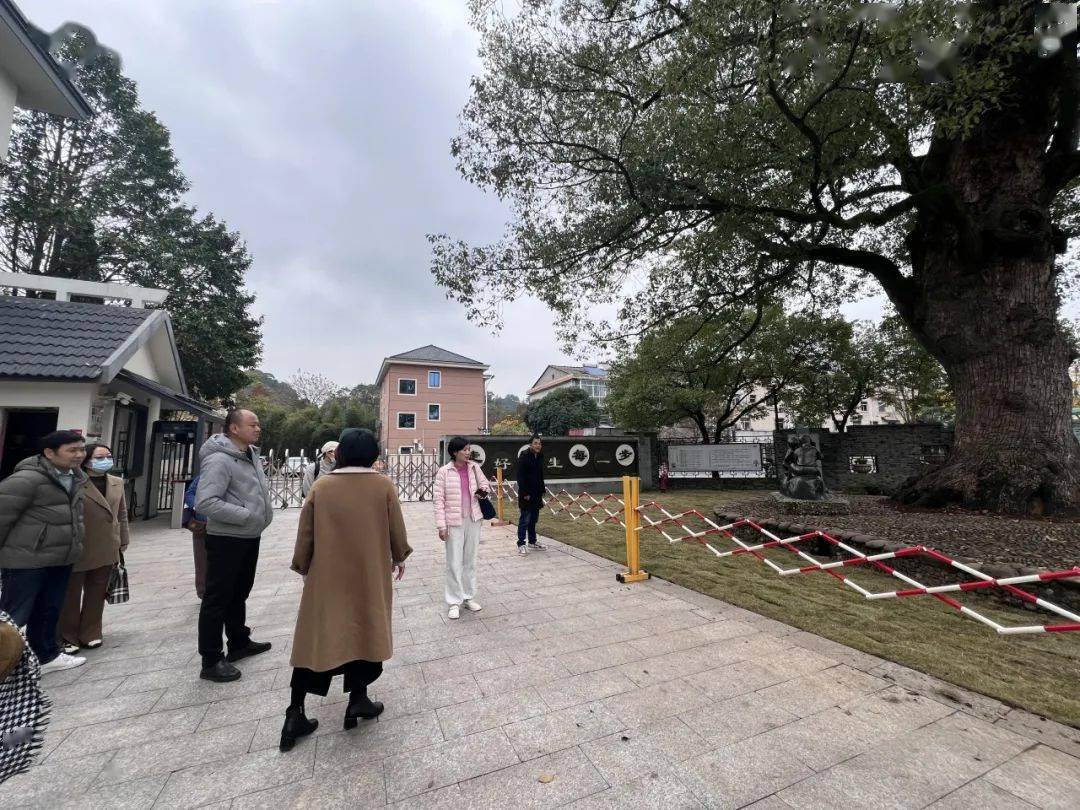 看,多么美好的一天——衢州学院教师教育学院小教系教师走进石室小学