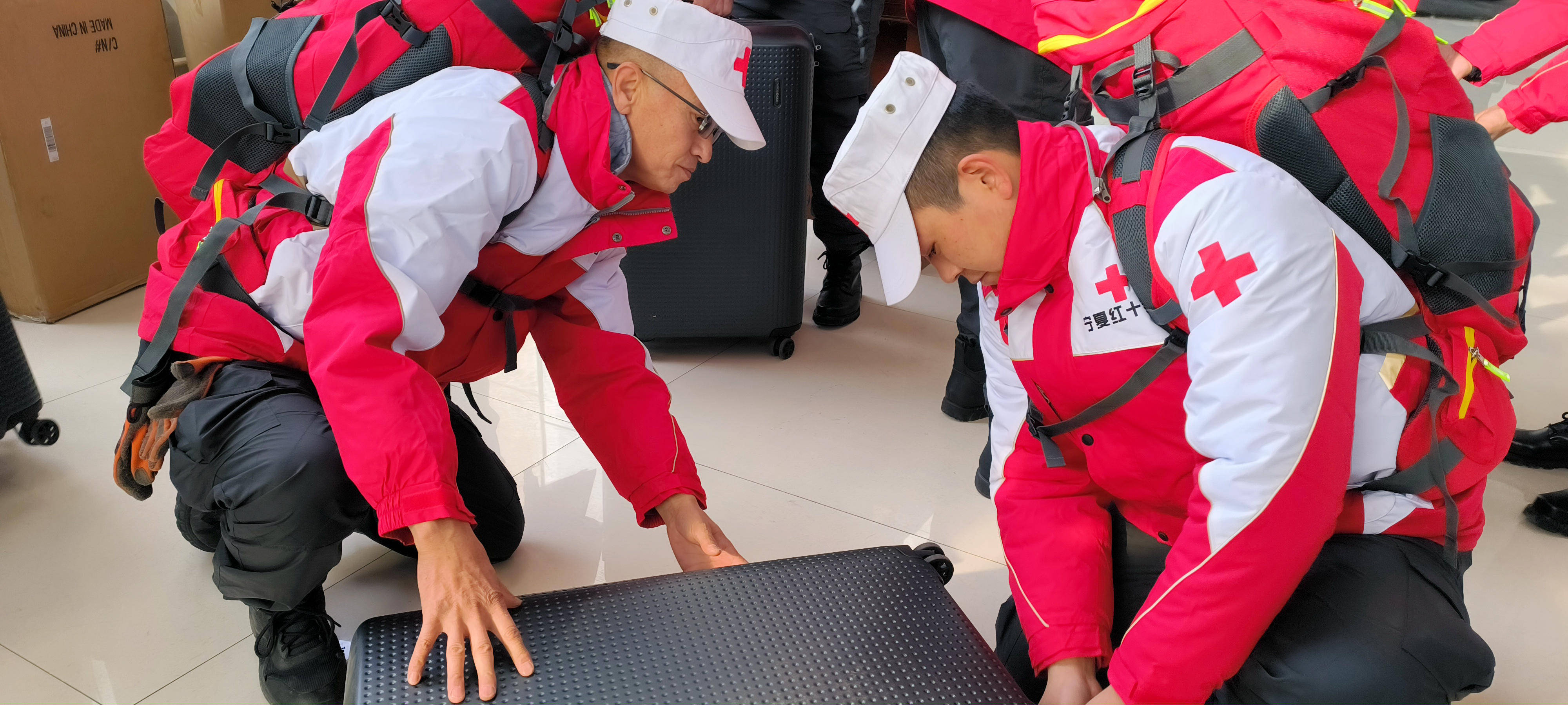 出发!中国红十字(宁夏)赈济救援队驰援积石山地震灾区_应急_甘肃_单位