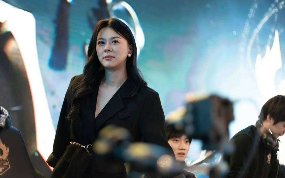 从北大学霸到王者荣耀教练,电竞治好了她的容貌焦虑_姚瑶_时间_战队