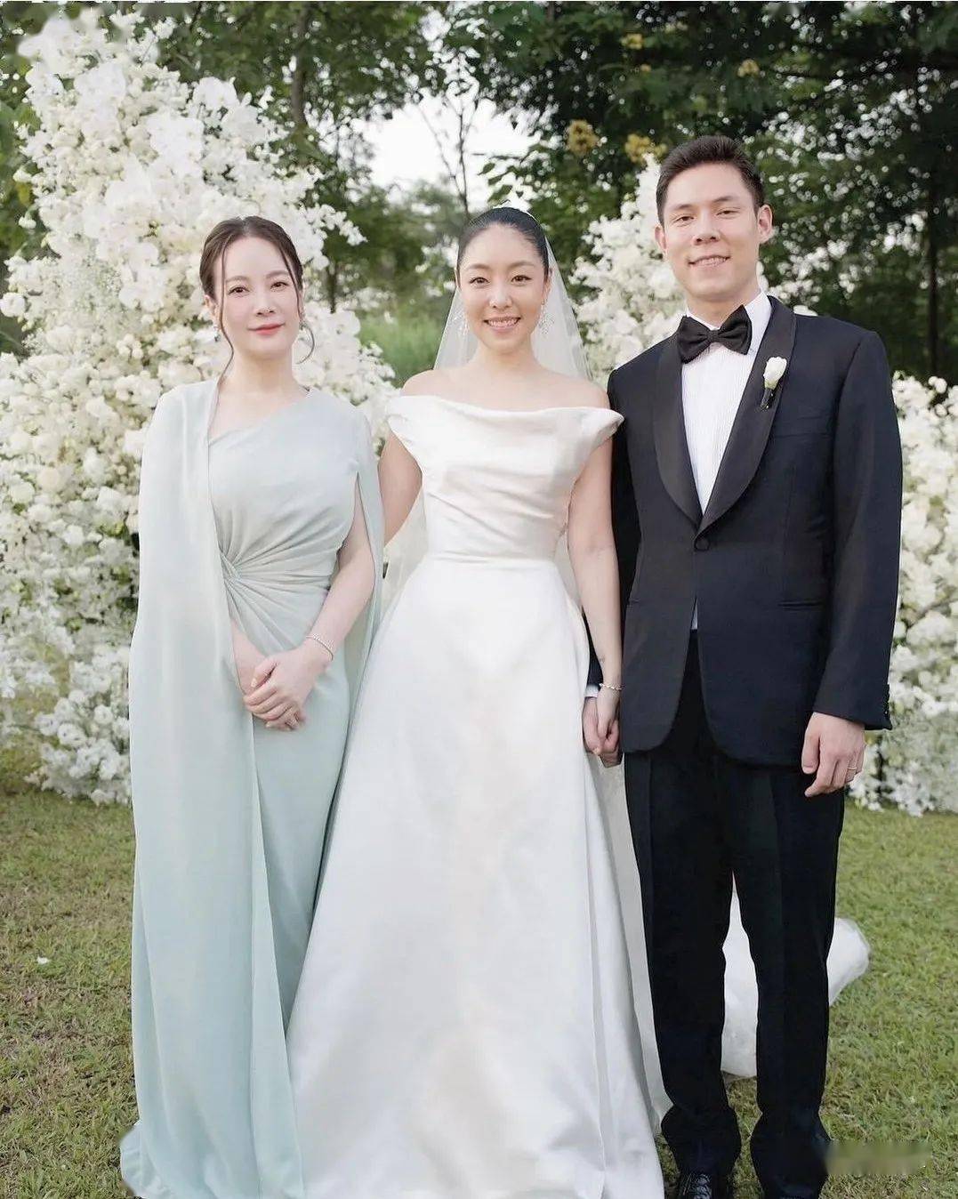 泰国首富孙女大婚,老钱风超唯美!_电话_服务_热线