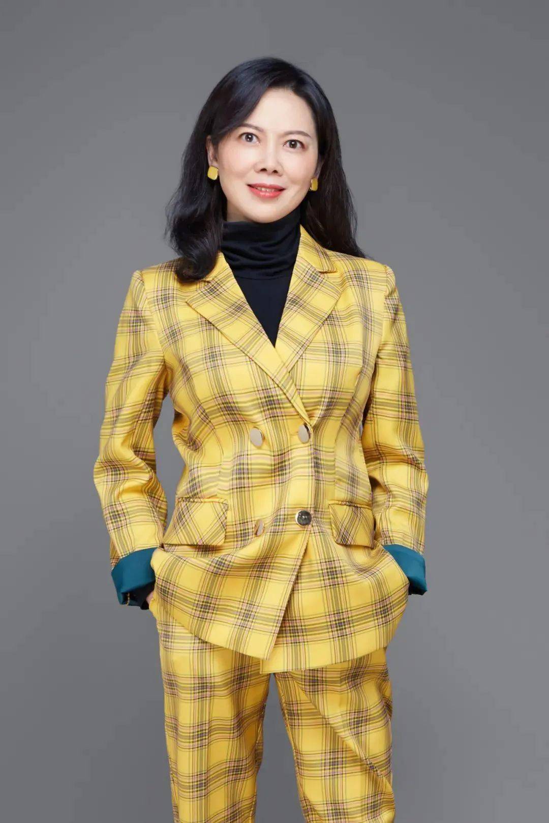 艺术家简介:米涵希12月15日,iartschool爱艺术 邀请教育部cvcc礼仪