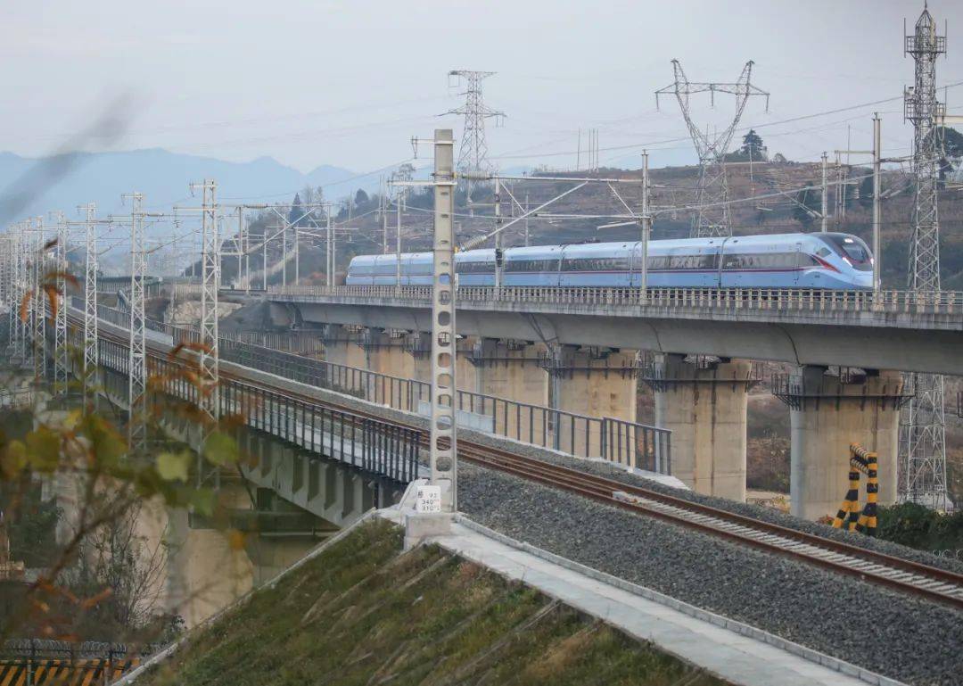 贵阳至叙永首开普铁快速列车_毕节_铁路_隆叙段