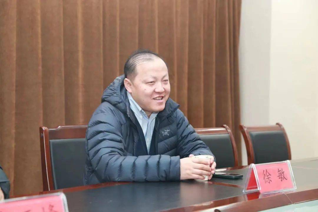 海外校友会会长徐敏博士回访母校_盐城_发展_高中