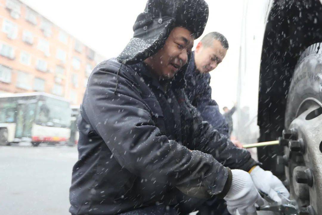 降雪期间 天津公交通勤客流增长两成 31万人次享受"换乘优惠"_应急