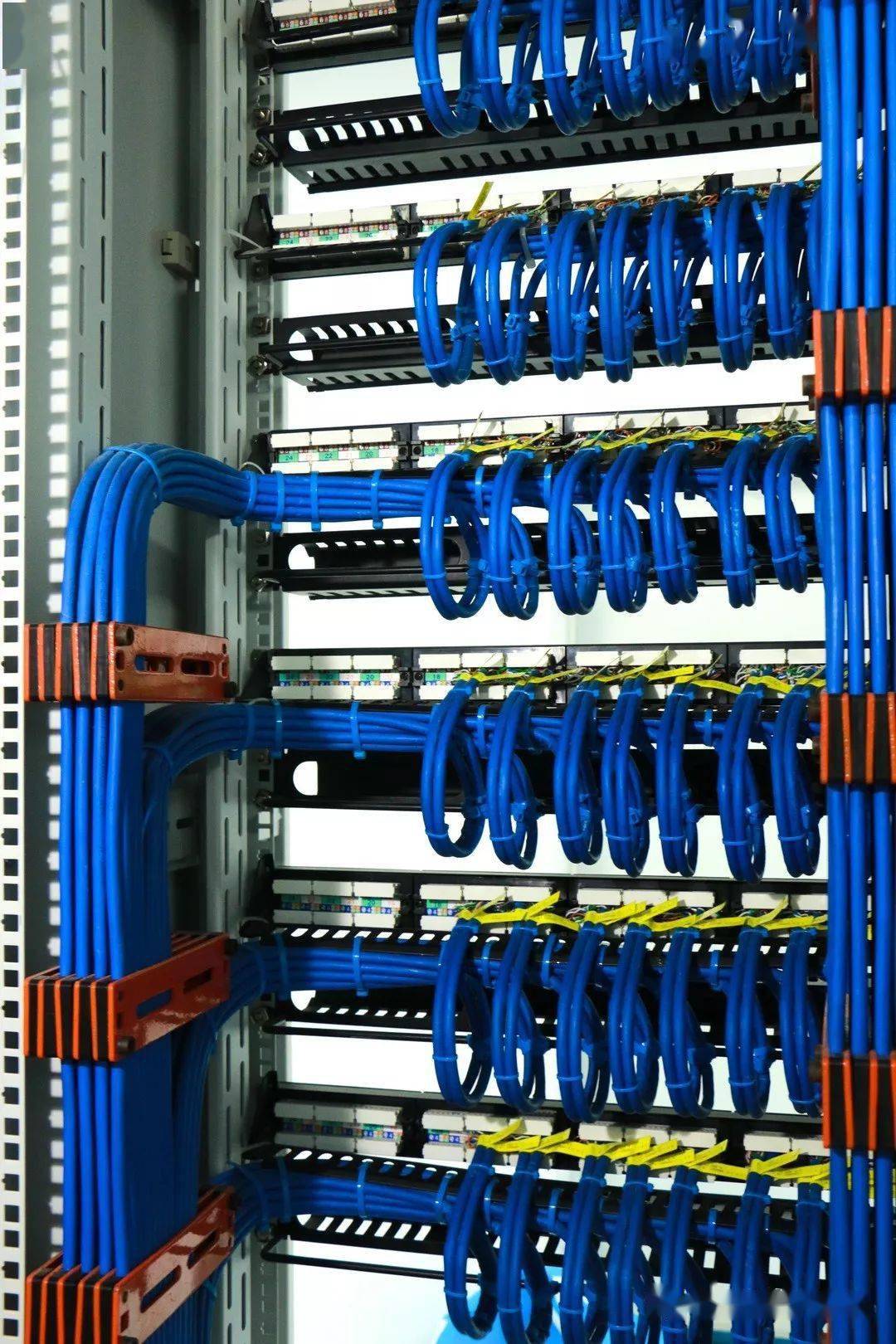 机房_线缆_电缆