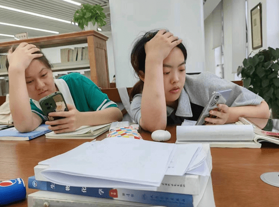 期末到了,汗流浃背了吧大学生!_复习_考试_校会