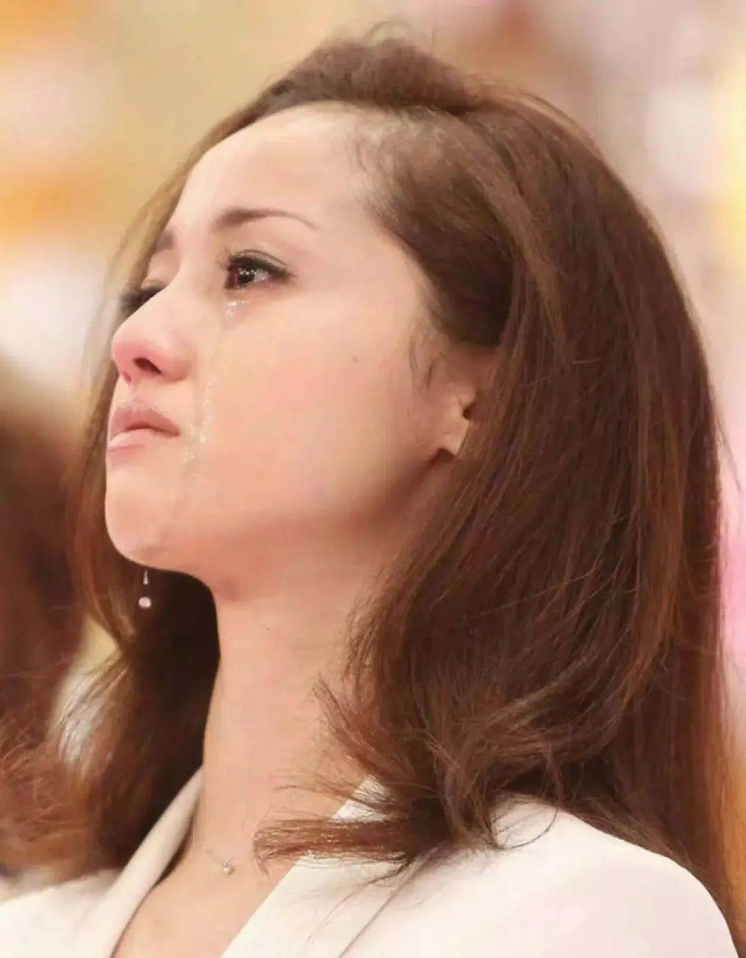 当红女星承认吸毒10年,还有更大的瓜:1次50万,太狠了……_泽尻英龙华