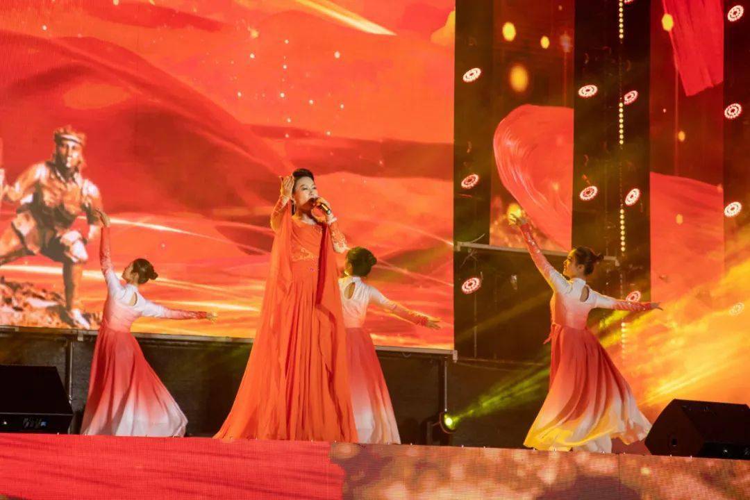 重唱)《小说家乡》表演者:惠来慈云实验中学(舞蹈)《星星之火》表演者