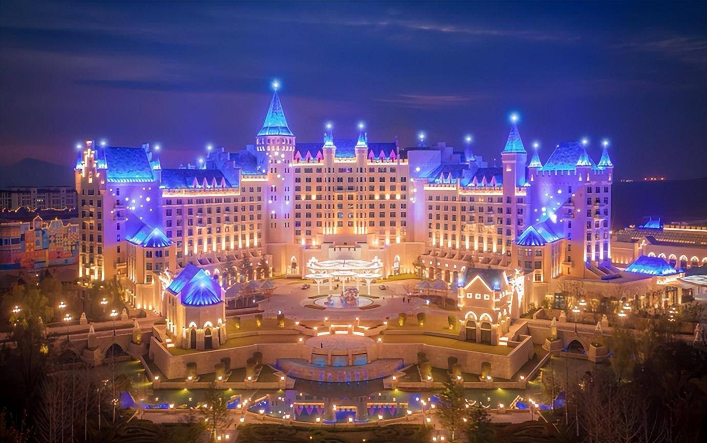 "双节"期间,银基国际旅游度假区,中原福塔,大熊山仙人谷景区推出了一