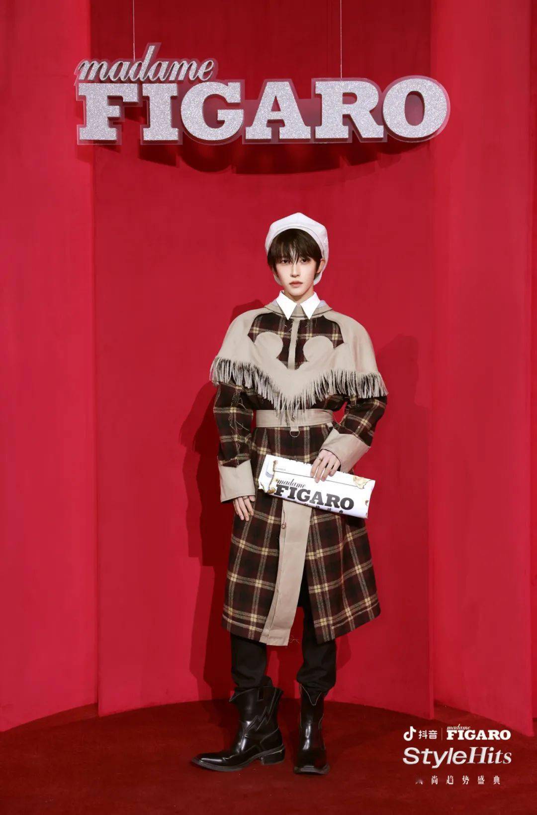 万妮达小鬼王琳凯米卡喻言赵小棠赞多何洛洛黄奕newthr3e时尚博主