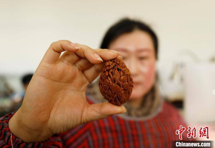 (走进中国乡村)"中国核雕之乡"千年技艺藏致富乾坤_永清县_雕刻_别古