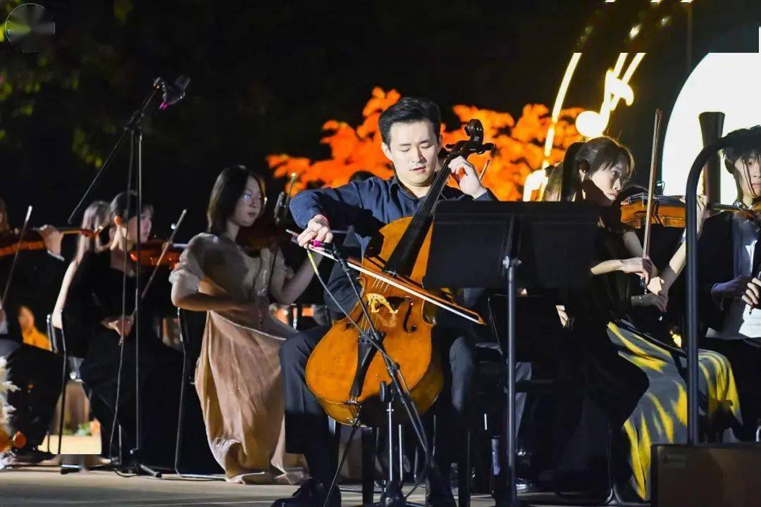 《古巴序曲》《第二圆舞曲》演奏:星海音乐学院交响乐团主持人:徐晋已
