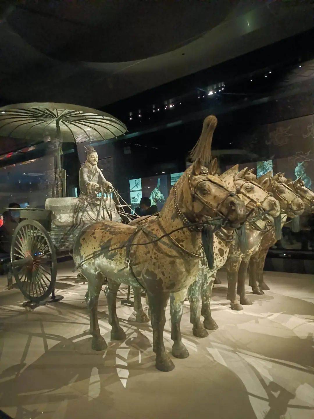 带你打卡全景陕西   大唐不夜城,秦始皇兵马俑,延安红街,壶口瀑布