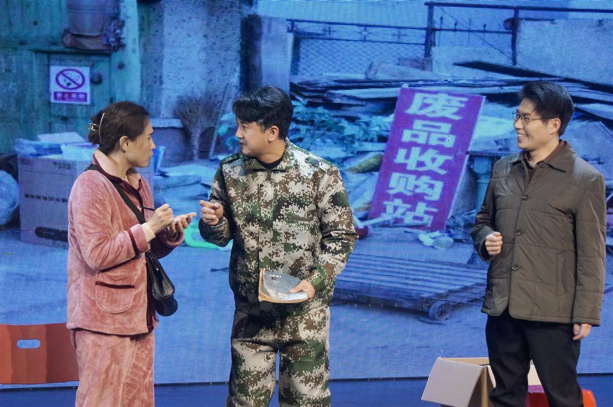 6个汉派小品以原创的幽默台词,带有戏剧色彩的表演风格和正能量,成为