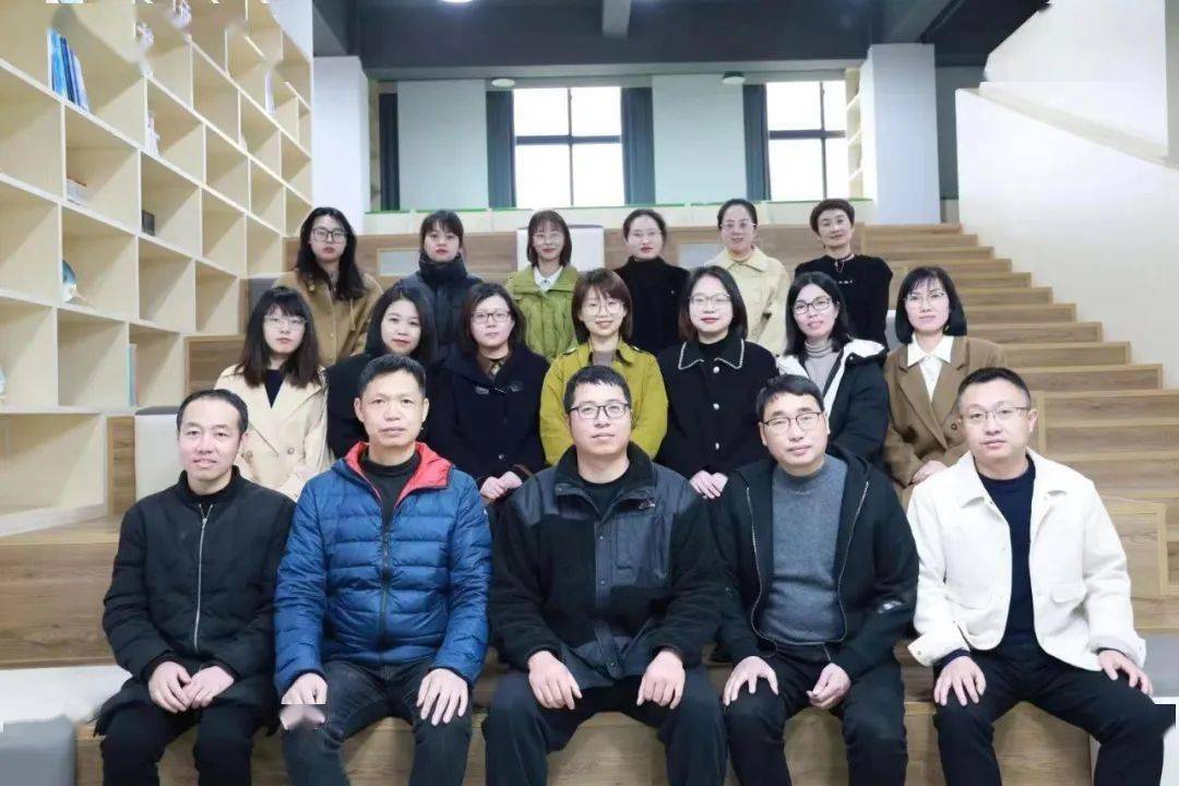数学教研组龙港市姜立夫小学一睹老师们的风采吧一起走进这两个教研
