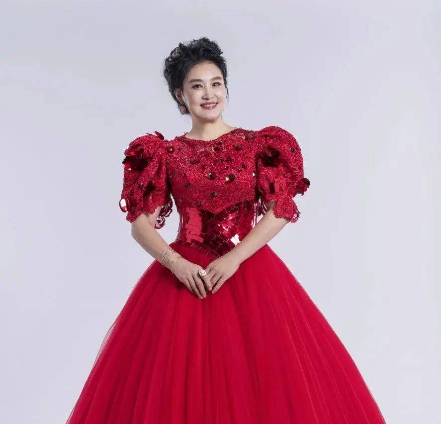 中央歌剧院女高音歌唱家尤泓斐毕业于中国音乐学院,是中国音乐家协会