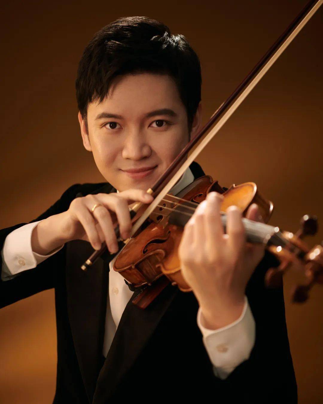 聆听弦上之美丨《"爱之梁祝"刘霄小提琴独奏音乐会》_比赛_演出_中国