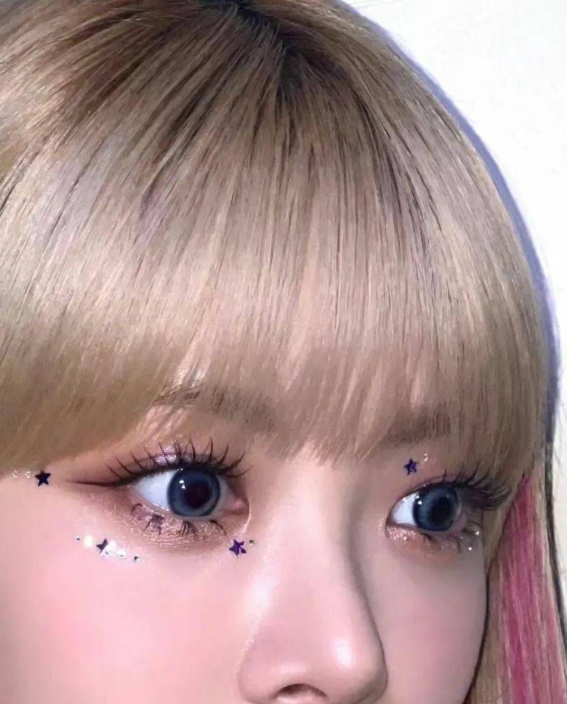 为什么爱豆的钻石眼妆总是加倍闪耀?