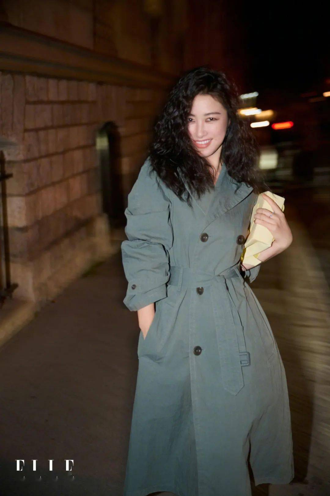 朱珠的穿搭,为什么能自成一派?_左图_手袋_右图